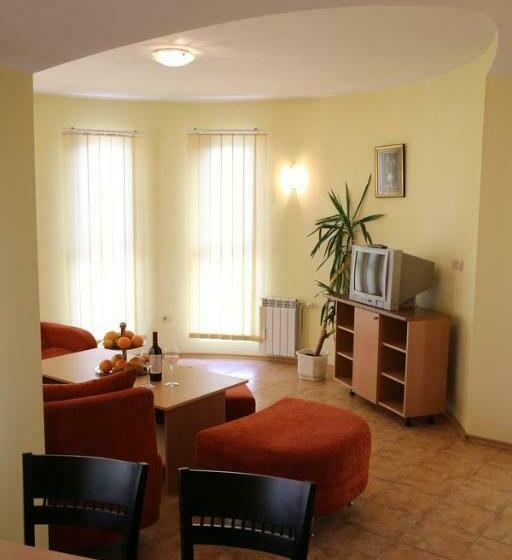 آپارتمان 1 خوابه با بالکن, Family Hotel Papi
