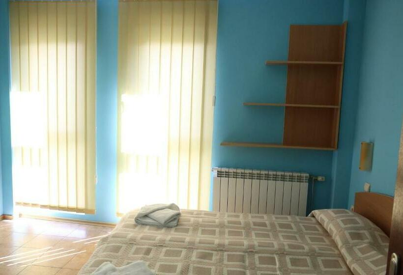 آپارتمان 1 خوابه با بالکن, Family Hotel Papi