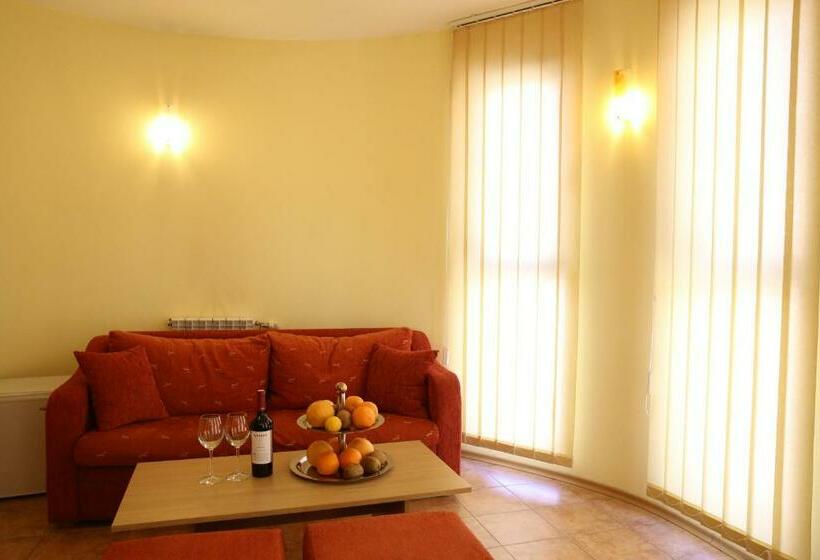 آپارتمان 1 خوابه با بالکن, Family Hotel Papi