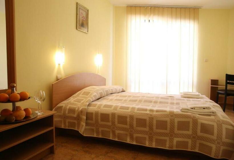 اتاق استاندارد با تراس, Family Hotel Papi