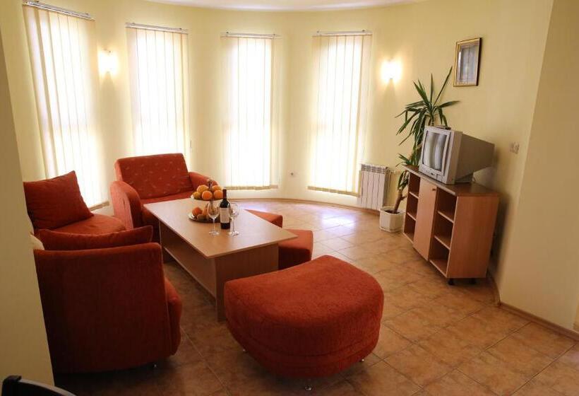 آپارتمان لوکس 1 خوابه, Family Hotel Papi