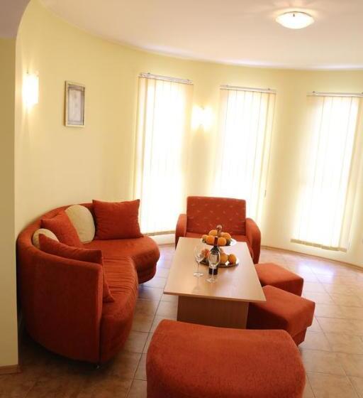 آپارتمان لوکس 1 خوابه, Family Hotel Papi