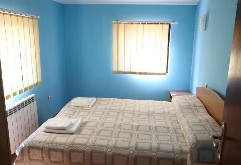 آپارتمان لوکس 1 خوابه, Family Hotel Papi