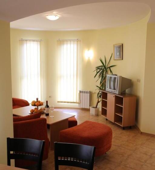 آپارتمان لوکس 1 خوابه, Family Hotel Papi
