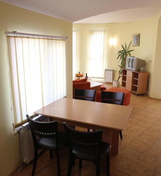 آپارتمان لوکس 1 خوابه, Family Hotel Papi