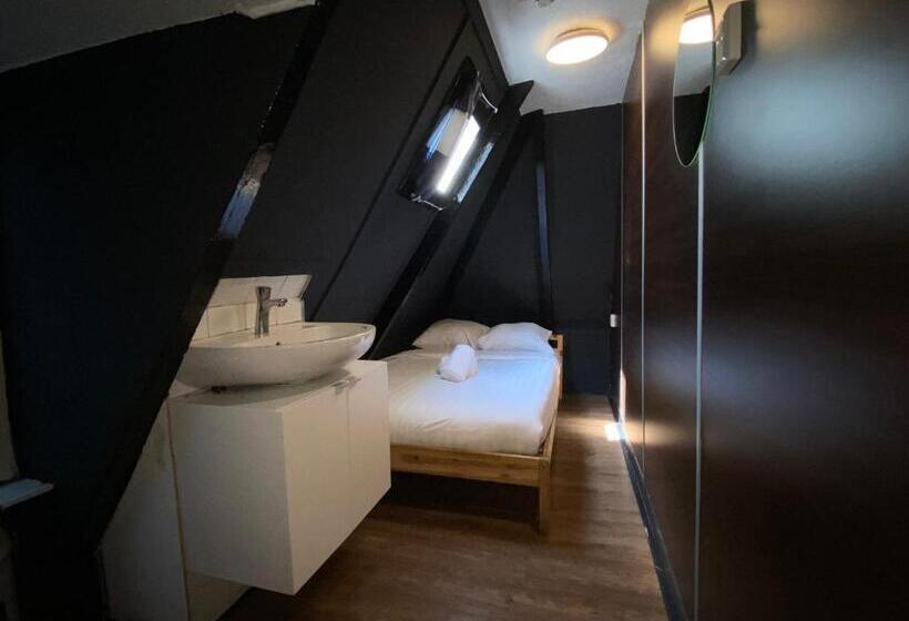اتاق استاندارد یک تخته با سرویس بهداشتی مشترک, Hostel Utopia