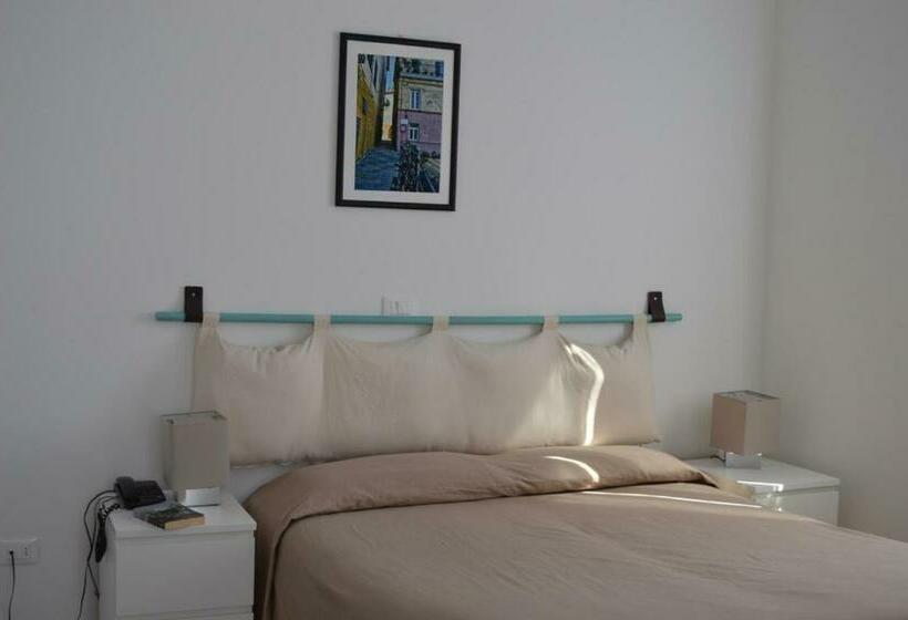 Standard Triple Room with Terrace, La Tavernetta