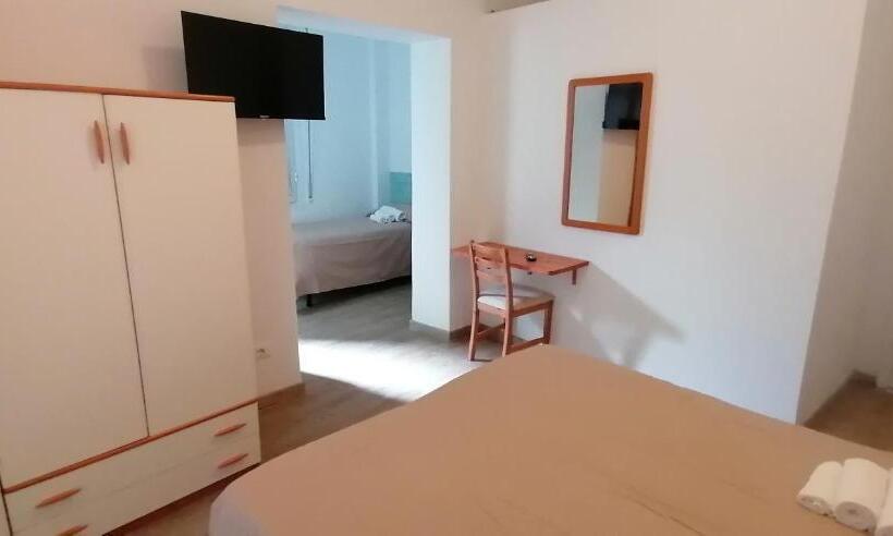 Standard Triple Room with Terrace, La Tavernetta