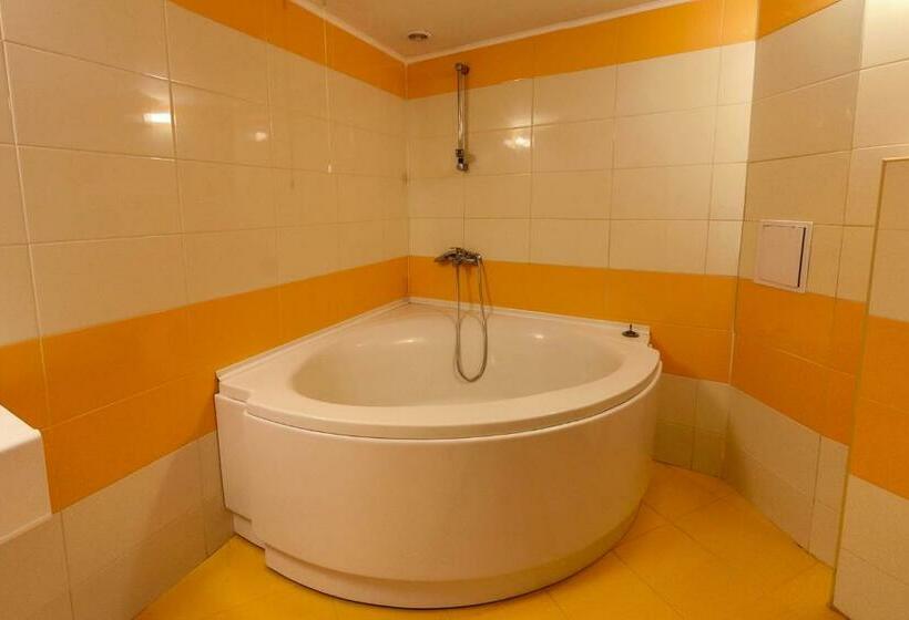 سوئیت با بالکن, хотел магнолия, Hotel Magnoliya