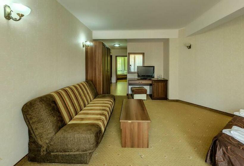 سوئیت با بالکن, хотел магнолия, Hotel Magnoliya