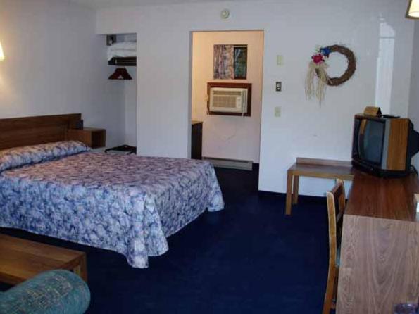 اتاق استاندارد با 2 تخت دوبل, Tall Pines Motel