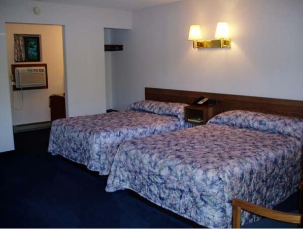 اتاق استاندارد با 2 تخت دوبل, Tall Pines Motel