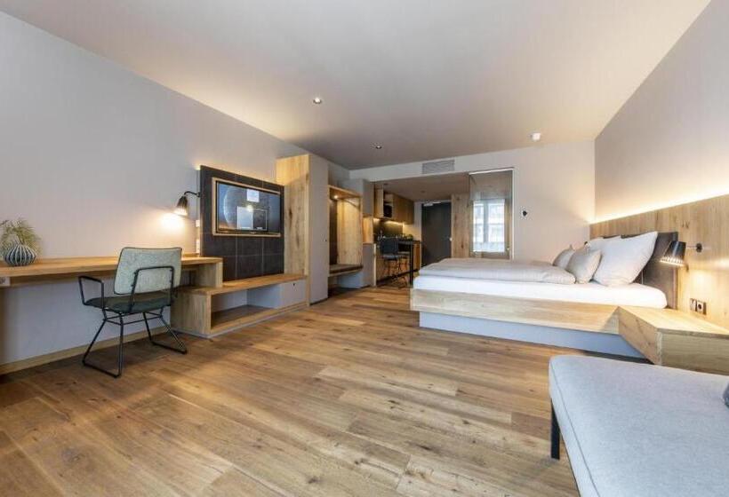 استودیوی استاندارد, Akzent Hotel Laupheimer Hof