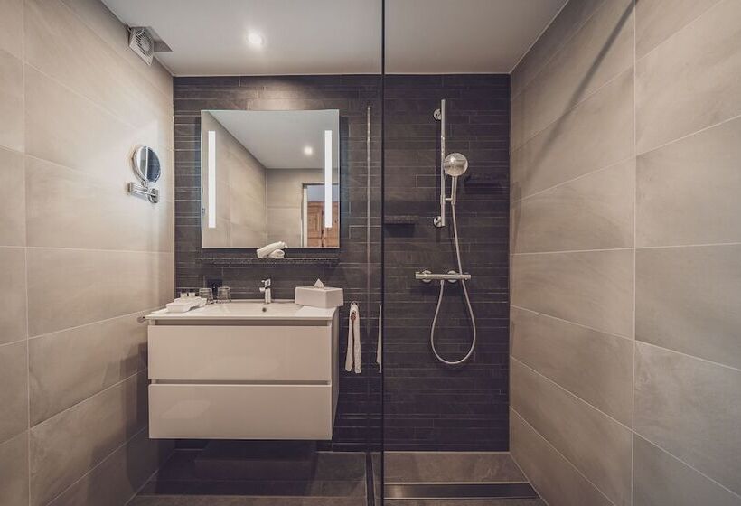 Standard Room, Club Hotel Rooms Only   By Mountain Hotels