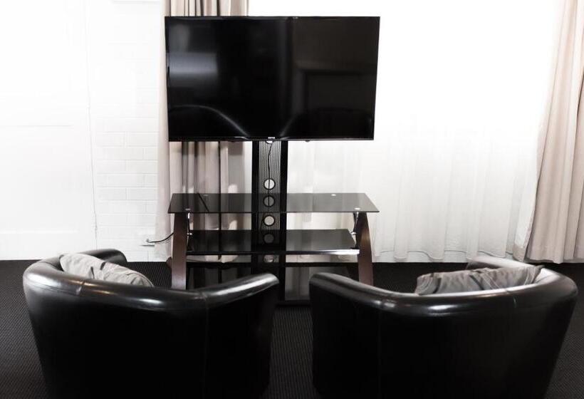 استودیو اجرایی, Bay Hotel Apartments