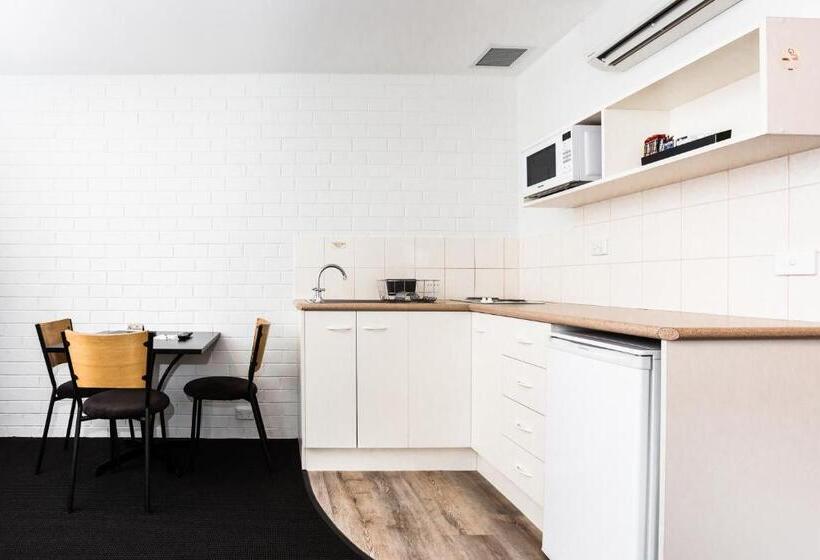 استودیو اجرایی, Bay Hotel Apartments