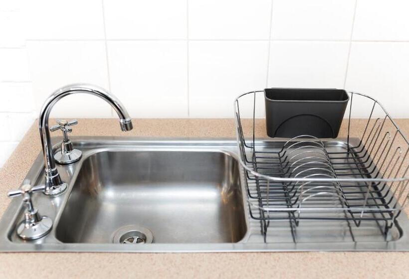 استودیو اجرایی, Bay Hotel Apartments
