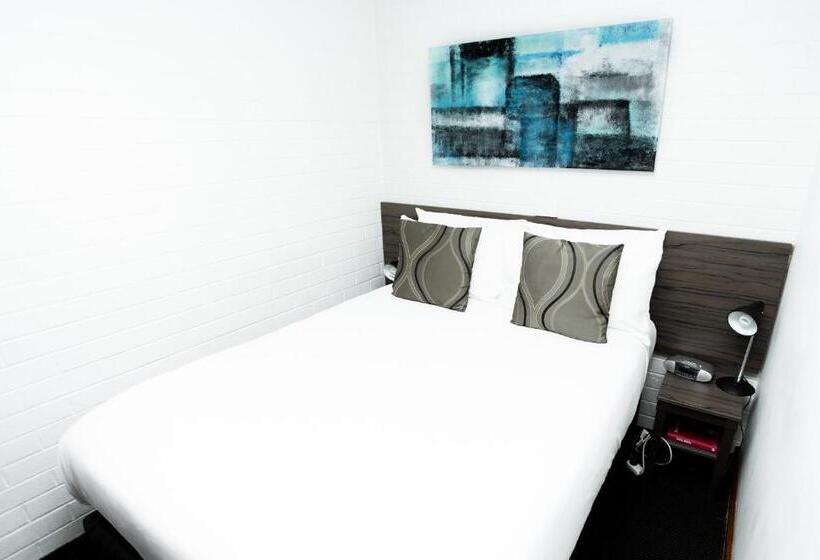 استودیوی استاندارد, Bay Hotel Apartments