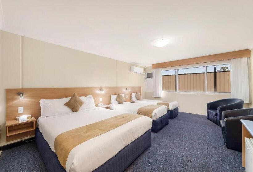 اتاق استاندارد سه نفره, Ciloms Airport Lodge