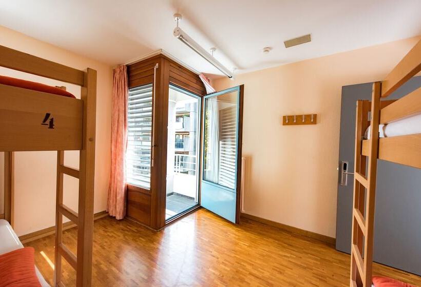 اتاق استاندارد چهارنفره با سرویس بهداشتی مشترک, Geneva Hostel