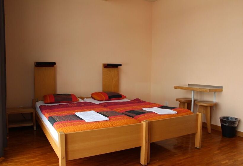 غرفة قياسية رباعية حمام مشترك, Geneva Hostel