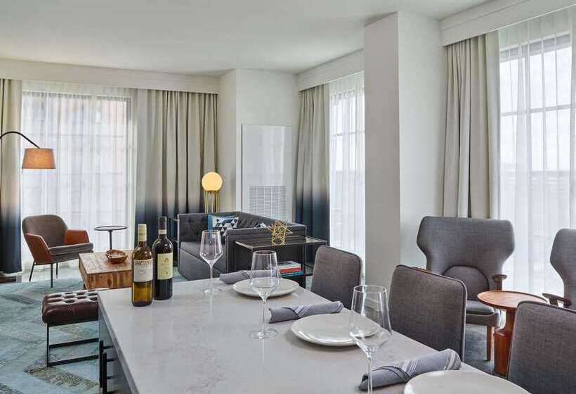سوئیت با تخت بزرگ, Hilton Chongqing