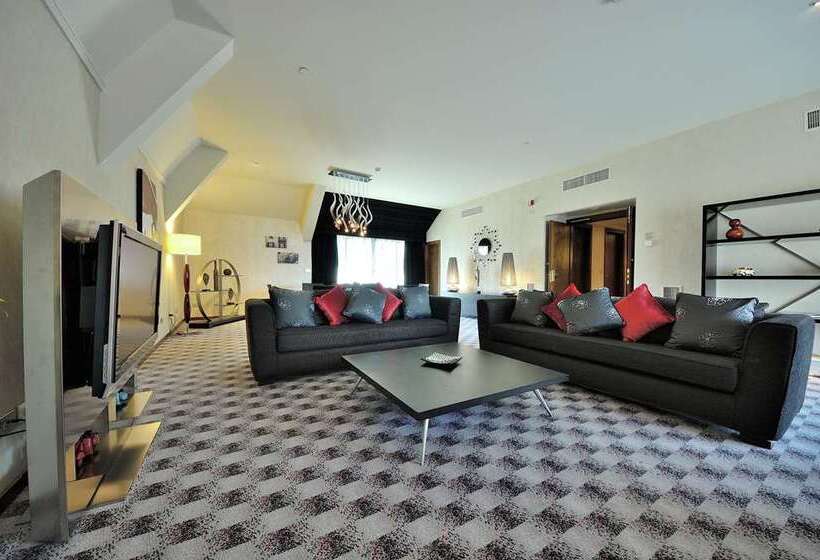 سوئیت با تخت بزرگ, Hilton Chongqing