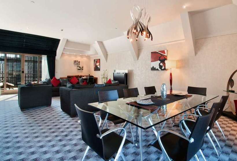 سوئیت با تخت بزرگ, Hilton Chongqing