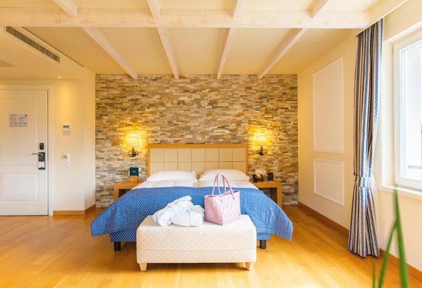 Habitación Estándar Vista Jardín, Kurhaus Cademario