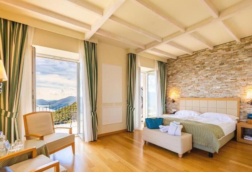 Habitación Estándar Vista Lago, Kurhaus Cademario
