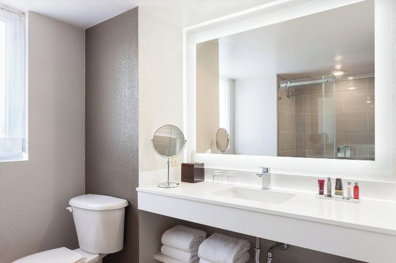 اتاق استاندارد با بالکن و چشم‌انداز دریا, Marriott Myrtle Beach Resort & Spa At Grande Dunes