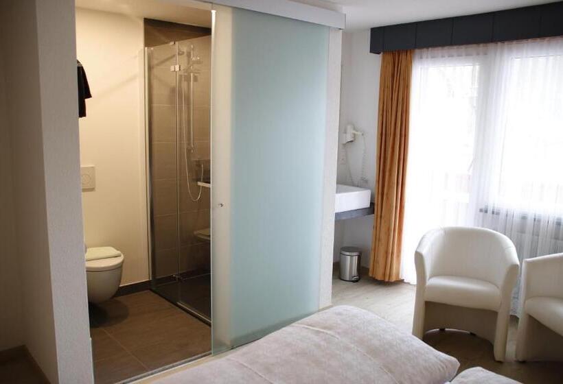 Standard Single Room, Primavera