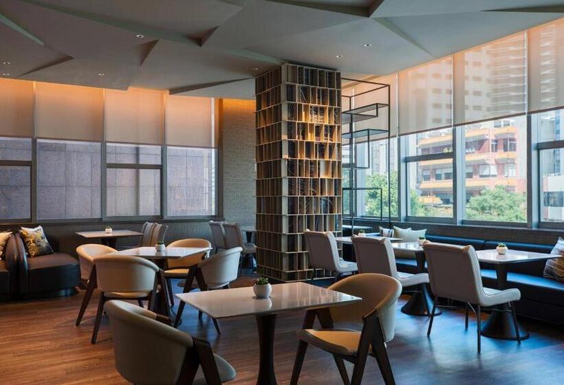 اتاق اجرایی با تخت بزرگ, Renaissance Shenzhen Luohu