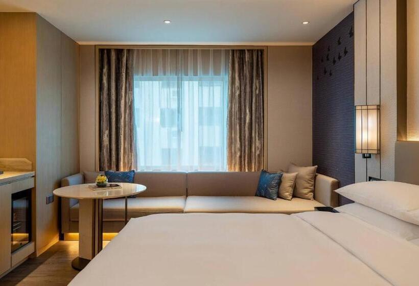 اتاق استاندارد با تخت بزرگ, Renaissance Shenzhen Luohu