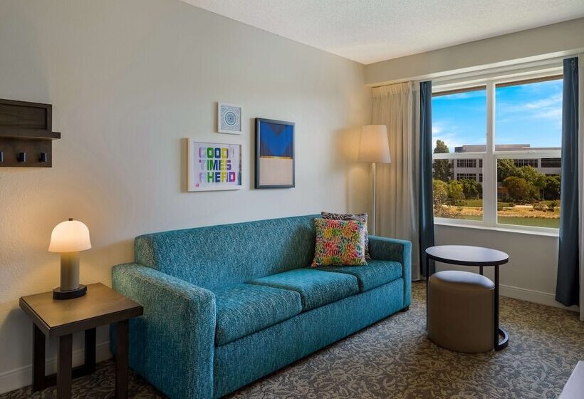 سوئیت با چشم‌انداز, Sonesta Es Suites San Francisco Airport Oyster Point Waterfront