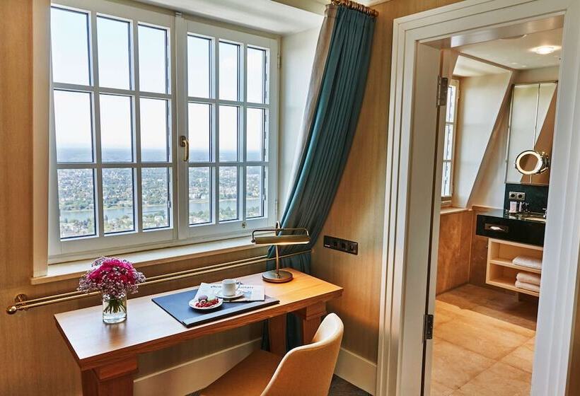 Quarto Deluxe com Vistas, Steigenberger Grand Petersberg