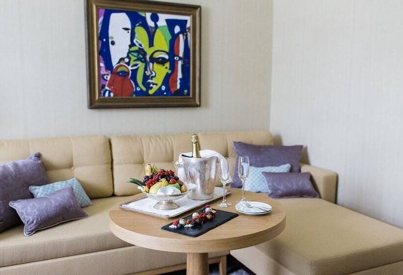 اتاق لوکس, Steigenberger Icon Grandhotel & Spa Petersberg