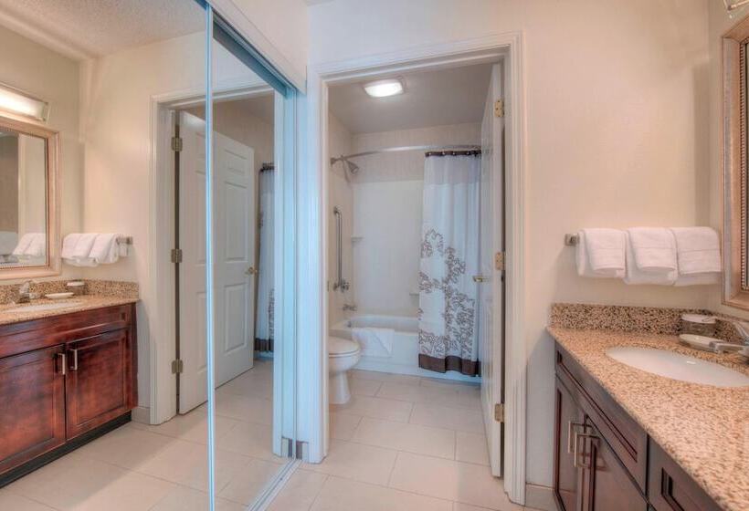 سوئیت 2 خوابه, Residence Inn Charlotte Uptown