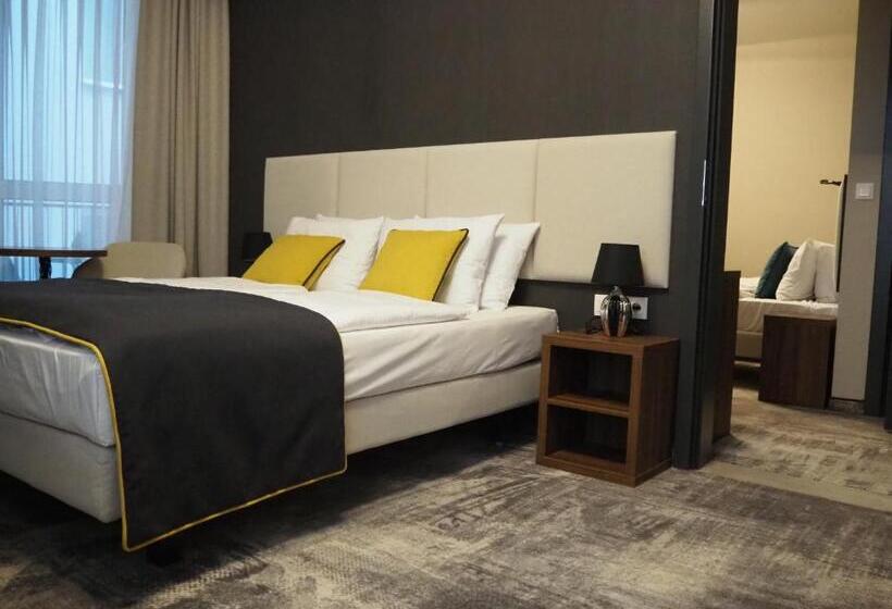 اتاق خانوادگی, Dream Boutique Residence