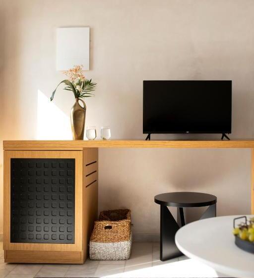 سوئیت با چشم‌انداز, Andromeda Villas & Spa Resort