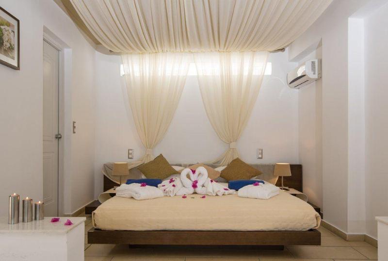 سوئیت جونیور با ماساژ آبی, Antinea Suites Hotel & Spa