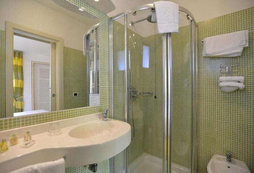 标准三人间, Unahotels Club Hotel Ancora