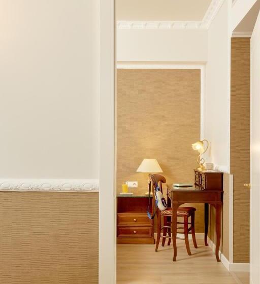 اتاق تودرتو کلاسیک, Grand Hotel Palace