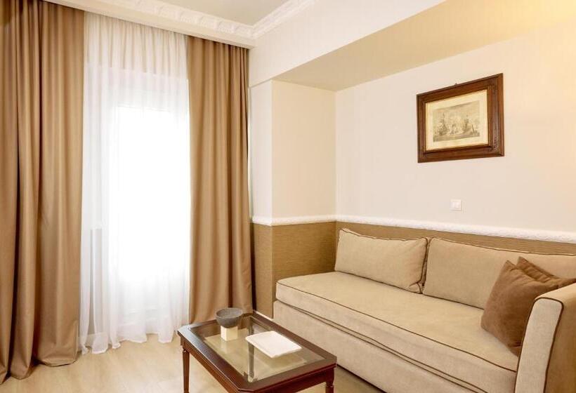 سوییت خانوادگی, Grand Hotel Palace