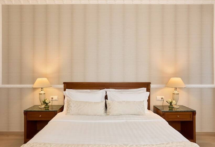 سوئیت کلاسیک, Grand Hotel Palace