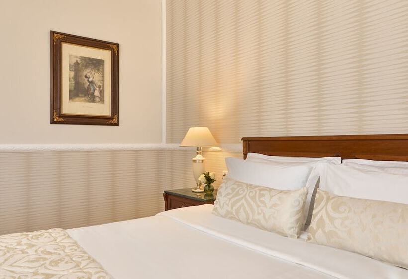 سوئیت کلاسیک, Grand Hotel Palace