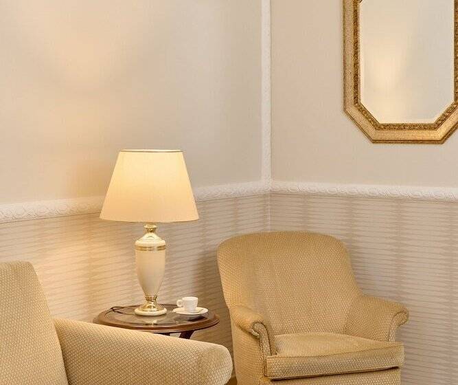 سوئیت کلاسیک, Grand Hotel Palace