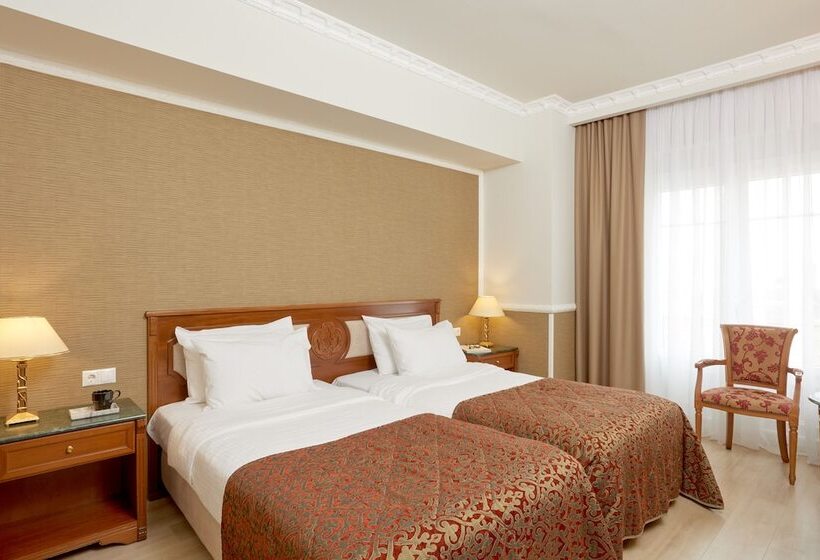 اتاق تودرتو کلاسیک, Grand Hotel Palace