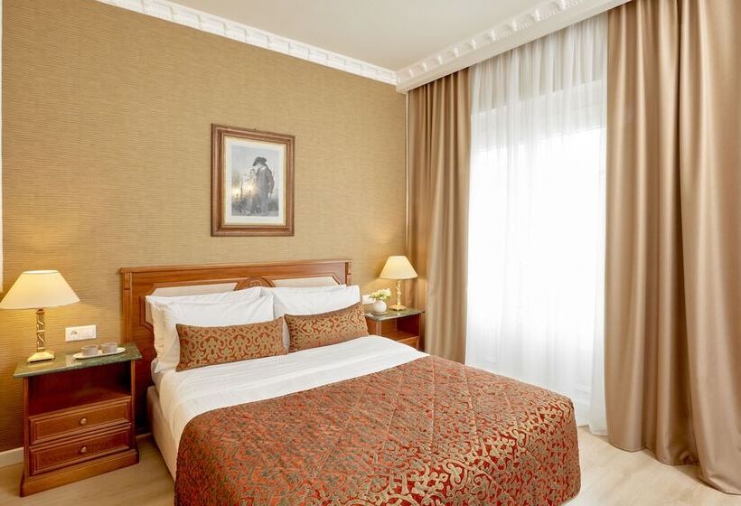 سوئیت کلاسیک, Grand Hotel Palace
