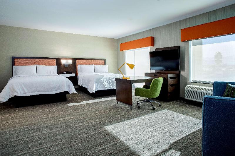 Standaardkamer met Kingsize Bed, Hilton Garden Inn Montreal Airport